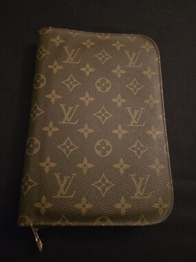 Louis Vuitton Authentic Monogram Zippered Travel Wallet/Agenda - Brown